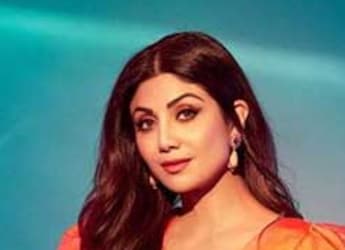 Shilpa Shetty Believes In #Breakfastonthego And We Have Proof; Guess What She Ate Shilpa Shetty Believes In #Breakfastonthego And We Have Proof; Guess What She Ate