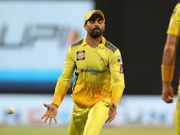 "LIke Shahid Afridi Batting Sensibly With Eyes Open": Twitter Reacts As Ravindra Jadeja Drops Two Catches, MS Dhoni Misses Easy Stumping