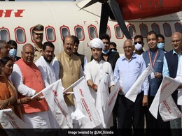 First Flight Between Mumbai, Gujarat's Keshod Flagged Off First Flight Between Mumbai, Gujarat's Keshod Flagged Off