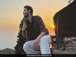 Navya Naveli Nanda's Comment On Siddhant Chaturvedi's Photo Sparks Dating Rumours Navya Naveli Nanda's Comment On Siddhant Chaturvedi's Photo Sparks Dating Rumours