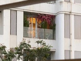 आलिया भट्ट और रणबीर कपूर  की शादी की तैयारियां जोरों पर, रौशनी से जगमगाया एक्टर का घर आलिया भट्ट और रणबीर कपूर  की शादी की तैयारियां जोरों पर, रौशनी से जगमगाया एक्टर का घर