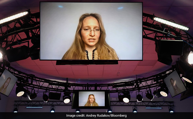 Putin's Daughters May Face EU Sanctions Amid Outrage Over Ukraine