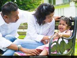 माता-पिता की एक गलती बन सकती है पैरेंटिंग फेल की वजह, एक्सपर्ट ने बताया पैरेंट्स को नहीं करनी चाहिए यह मिस्टेक  माता-पिता की एक गलती बन सकती है पैरेंटिंग फेल की वजह, एक्सपर्ट ने बताया पैरेंट्स को नहीं करनी चाहिए यह मिस्टेक