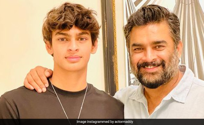 आर माधवन के बेटे वेदांत ने ओपन डेनिश स्विमिंग में जीता सिल्वर मेडल तो अक्षय कुमार ने जमकर की तारीफ 