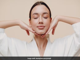 Glowing skin : महंगे फेशियल से नहीं इस सस्ते फल से चमकेगा आपका चेहरा, यहां जानिए कैसे Glowing skin : महंगे फेशियल से नहीं इस सस्ते फल से चमकेगा आपका चेहरा, यहां जानिए कैसे