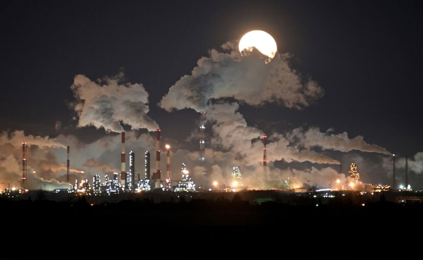 Oil Slides As China Lockdowns Outweigh Proposed EU Russia Oil Ban