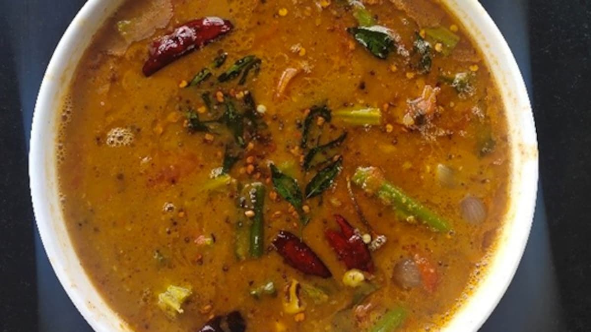 Vatha Kulambu: A Spicy & Tangy South Indian Tamarind Gravy