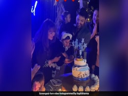 Kapil Sharma's Daughter Anayra Sweetly Cuts Comedian's Birthday Cake Kapil Sharma's Daughter Anayra Sweetly Cuts Comedian's Birthday Cake