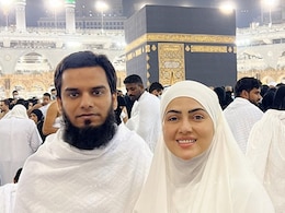 Sana Khan Enjoys This Traditional Arabic Food During Her Pilgrimage To Mecca - See Pic Sana Khan Enjoys This Traditional Arabic Food During Her Pilgrimage To Mecca - See Pic
