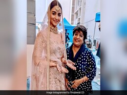 Ranbir Kapoor, Alia Bhatt Wedding: Fact Check - Is This Viral Pic From The <i>Mehendi</i>? Here's The Truth Ranbir Kapoor, Alia Bhatt Wedding: Fact Check - Is This Viral Pic From The <i>Mehendi</i>? Here's The Truth