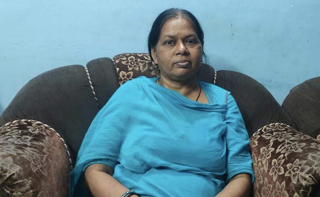 सौहार्द की मिसाल : हिंसा के दौरान मुस्लिमों की 'ढाल' बन निडरता के साथ इस हिंदू महिला ने किया भीड़ का मुकाबला