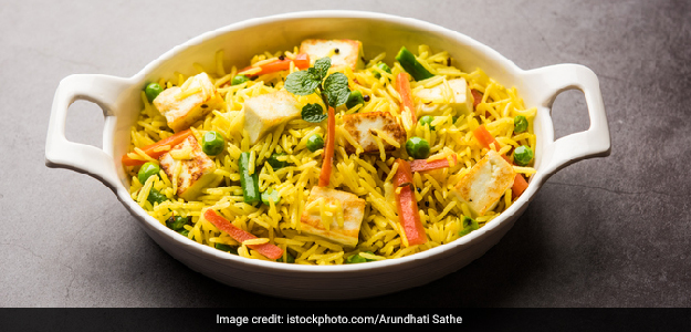 "The fibre in spinach reduces the glycemic index of rice," says the nutritionist