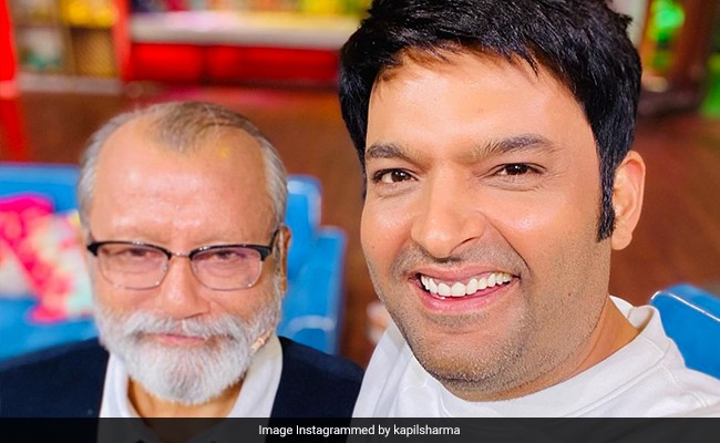 A Selfie OF Pankaj Kapur And His "Great Fan" Kapil Sharma