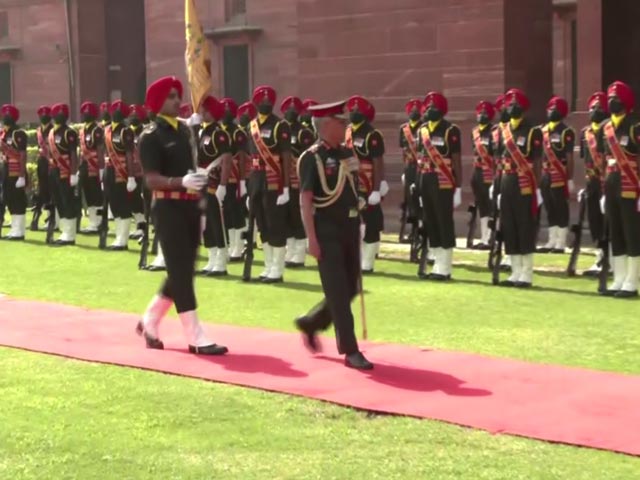 General MM Naravane Receives Guard Of Honour