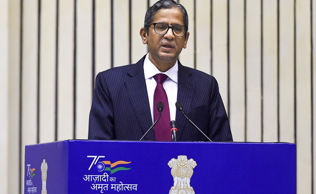ऊंचे पदों पर बैठे हुए लोगों पर लांछन लगाने का चलन बढ़ रहा है:  CJI रमना