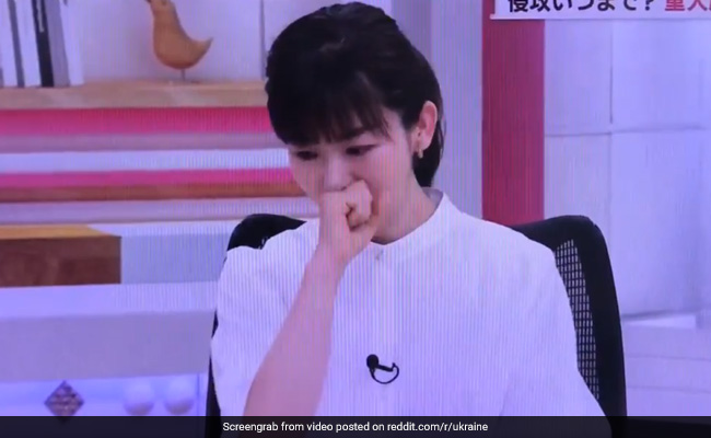 Japanese Anchor Breaks Down After Reading News About Putin Honouring Troops Who Oversaw Bucha Massacre