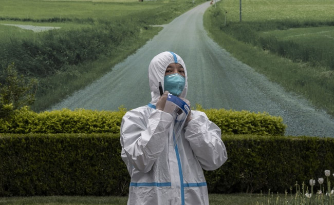 Covid Lockdowns Send China's Economy Reeling as Outbreaks Spread