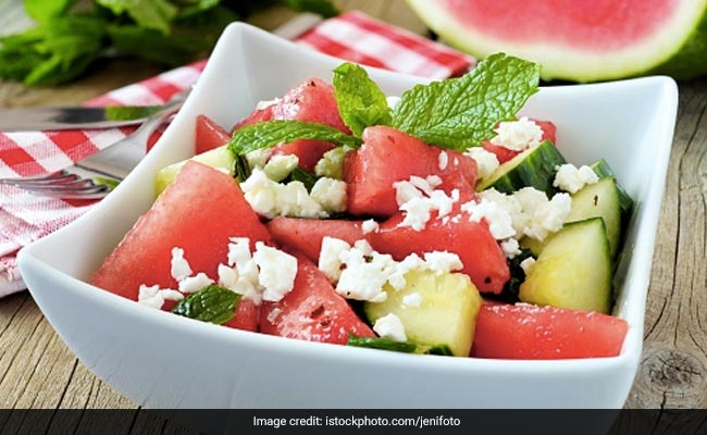 Gas And Acidity: डाइट में इन समर फ्रूट्स को शामिल कर गैस और एसिडिटी को झट से करें दूर...