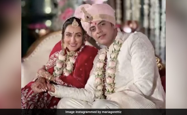 VJ-Actor Cyrus Sahukar Marries Vaishali Malahara In Alibaug. See Pics