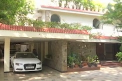 CBI Raids Congress's Karti Chidambaram In New 'Bribe-For-Visa' Case CBI Raids Congress's Karti Chidambaram In New 'Bribe-For-Visa' Case