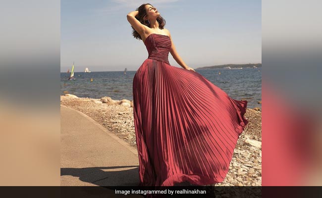 Cannes 2022: Hina Khan Paints The French Riviera Red. Pics From Her Sun-Kissed Album