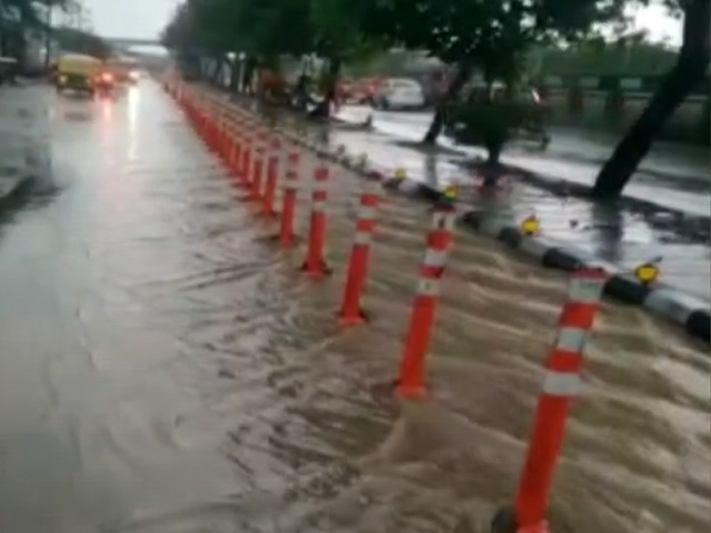 Heavy Rain Lashes Bengaluru, Leads To Waterlogging In Some Areas