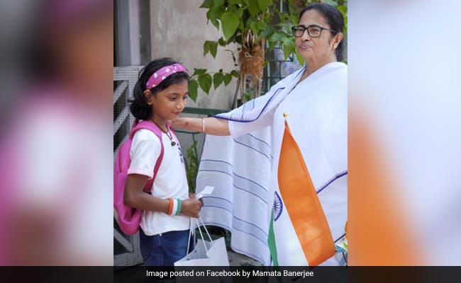 Malda Girl, 8, Meets Mamata Banerjee To Thank Her For Welfare Schemes