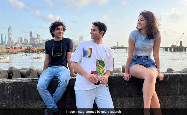 Ananya Panday, Siddhant Chaturvedi and Adarsh Gourav From The Sets Of <i>Kho Gaye Hum Kahan</i>