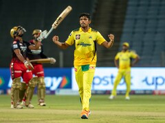 Theekshana Picks 3 Wickets In 19 Over vs RCB, Twitter Can't Keep Its Cool