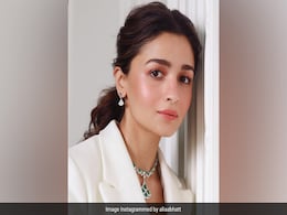 आलिया भट्ट की फोटो पर सास- ननद ने खूब लुटाया प्यार तो एक्ट्रेस ने यूं दिया रिएक्शन आलिया भट्ट की फोटो पर सास- ननद ने खूब लुटाया प्यार तो एक्ट्रेस ने यूं दिया रिएक्शन