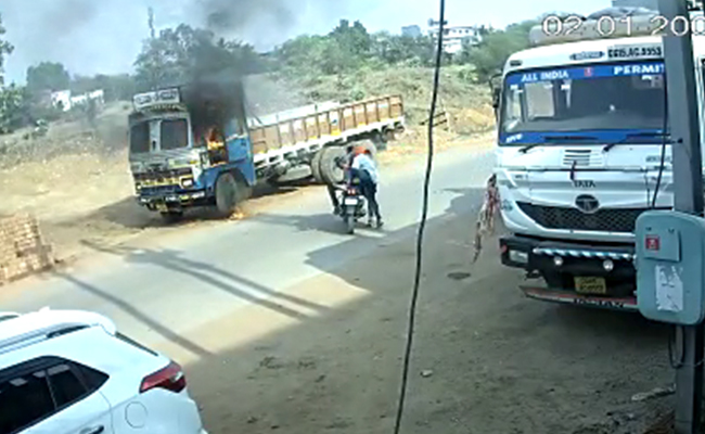 Caught On Camera: Driver Sets Truck On Fire In Chhattisgarh