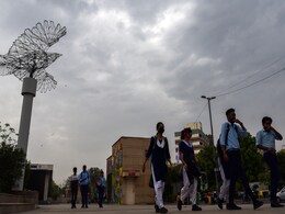 Weather Update : दिल्ली और जयपुर में सुहाना रहा शनिवार का मौसम, रविवार को भी बारिश का अनुमान Weather Update : दिल्ली और जयपुर में सुहाना रहा शनिवार का मौसम, रविवार को भी बारिश का अनुमान