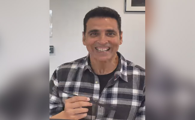 Akshay Kumar Shares ROFL Video On World Laughter Day. Says, "It Was Actually Painful"