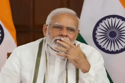 PM मोदी की भर आईं आंखें, जब बच्ची ने सुनाया सपना PM मोदी की भर आईं आंखें, जब बच्ची ने सुनाया सपना