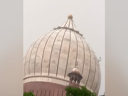 Delhi's Iconic Jama Masjid's Dome Damaged In Heavy Rain Delhi's Iconic Jama Masjid's Dome Damaged In Heavy Rain
