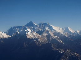 China Shuts Down Mt Everest Scenic Area After Earthquake Hits Tibet China Shuts Down Mt Everest Scenic Area After Earthquake Hits Tibet