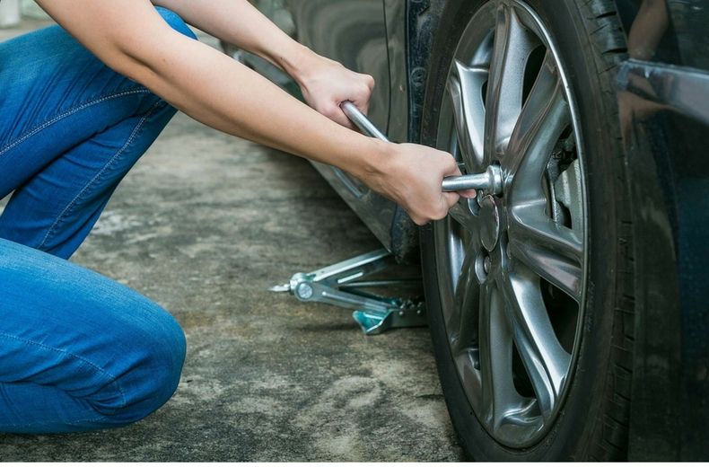 Step-By-Step Guide On How To Change A Tyre