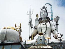 Shiv Mandir: शिव मंदिर में क्यों होती है नंदी की प्रतिमा, जानिए भक्त क्यों उनके कान में बोलते हैं अपनी इच्छा Shiv Mandir: शिव मंदिर में क्यों होती है नंदी की प्रतिमा, जानिए भक्त क्यों उनके कान में बोलते हैं अपनी इच्छा