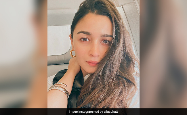 Alia Bhatt Is "Sooooo Nervous" As She Flies Out To Begin Her Hollywood Adventure
