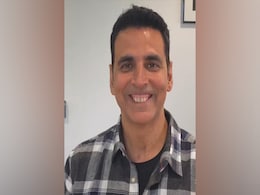 अक्षय कुमार ने अजीबोगरीब शक्ल बनाकर किया ऐसा काम, फैन्स ने कहा- विमल के निशान साफ करते अक्षय पाजी अक्षय कुमार ने अजीबोगरीब शक्ल बनाकर किया ऐसा काम, फैन्स ने कहा- विमल के निशान साफ करते अक्षय पाजी