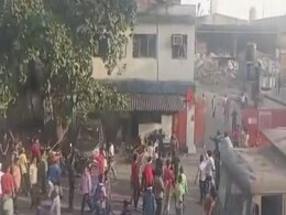 महाराष्ट्र : स्टील फैक्ट्री में श्रमिकों के हमले में 19 पुलिसकर्मी घायल, 12 वाहन क्षतिग्रस्त; 27 गिरफ्तार महाराष्ट्र : स्टील फैक्ट्री में श्रमिकों के हमले में 19 पुलिसकर्मी घायल, 12 वाहन क्षतिग्रस्त; 27 गिरफ्तार