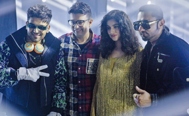 Bhushan Kumar Surprised Divya Khosla Kumar, Honey Singh And Guru Randhawa On The Sets Of <i>Designer</i>