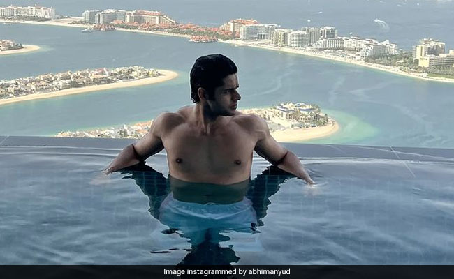 Abhimanyu Dassani Sets The Temperature Soaring While Casually Chilling In The Pool In Dubai