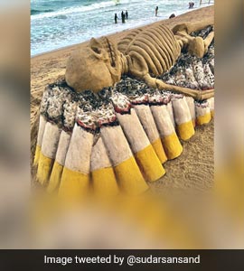 sand drown of tobacco World No Tobacco Day: Sand Artist Sundarsan Pattnaik Makes Thought  Provoking Sculpture In Odisha