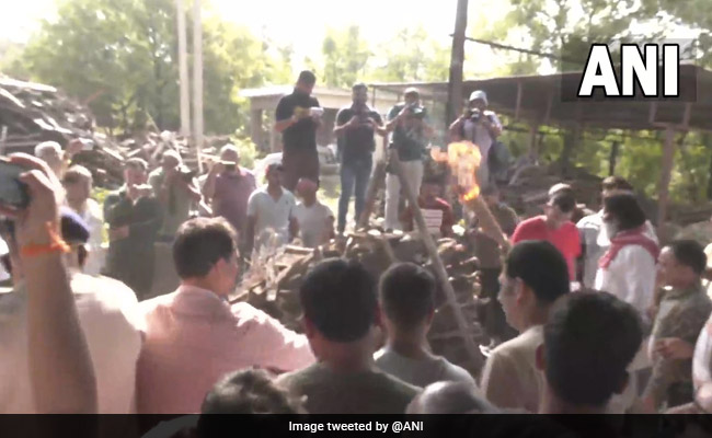 Kashmiri Pandit Rahul Bhat, Shot Dead By Terrorists, Cremated In Jammu