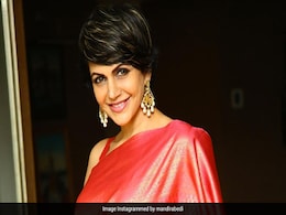 Mandira Bedi के स्टाइल में पहनना चाहती हैं साड़ी, तो खुद मंदिरा से सीखिए Saree बांधने का तरीका, देखें Video Mandira Bedi के स्टाइल में पहनना चाहती हैं साड़ी, तो खुद मंदिरा से सीखिए Saree बांधने का तरीका, देखें Video