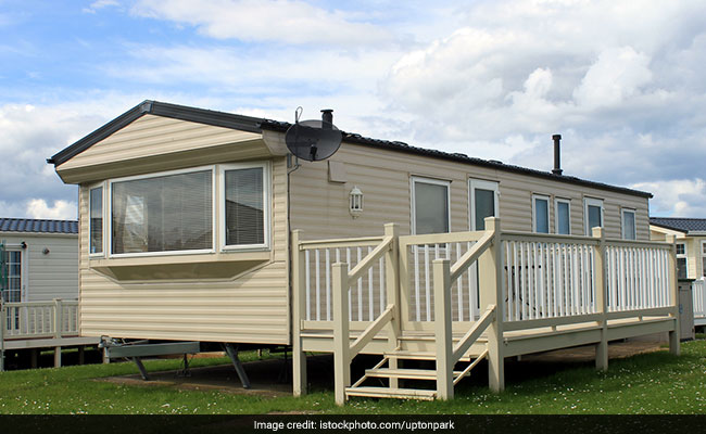 Two US Men Move Entire House, Leave 700 Homes Without Electricity