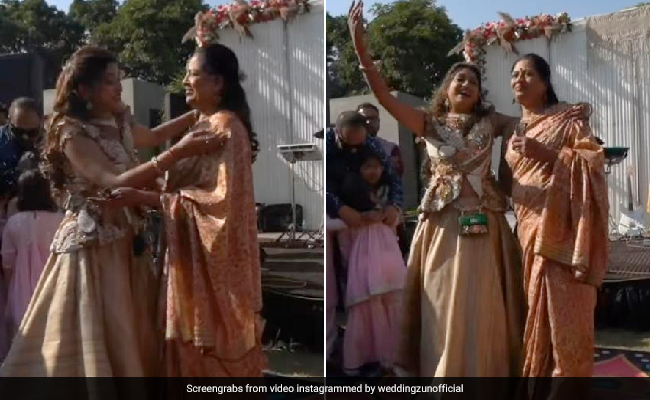 मम्मी-पापा ने बेटी के साथ शादी में किया ऐसा डांस, वीडियो देख कहेंगे 'पेरेंट्स हो तो ऐसे'