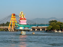 Ganga Dussehra 2025: जून में इस दिन मनाई जाएगी गंगा दशहरा, जानिए किस तरह मां गंगा को किया जा सकता है प्रसन्न Ganga Dussehra 2025: जून में इस दिन मनाई जाएगी गंगा दशहरा, जानिए किस तरह मां गंगा को किया जा सकता है प्रसन्न