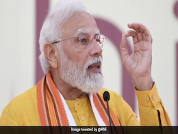 नेपाल में बच्चे को स्पेशल ऑटोग्राफ देते पीएम मोदी का Video Viral, स्कैच में बनी थी भगवान बुद्ध के साथ इनकी तस्वीर नेपाल में बच्चे को स्पेशल ऑटोग्राफ देते पीएम मोदी का Video Viral, स्कैच में बनी थी भगवान बुद्ध के साथ इनकी तस्वीर